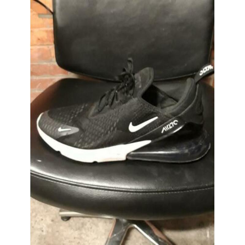 Nike air max 270 originele paar x gedragen