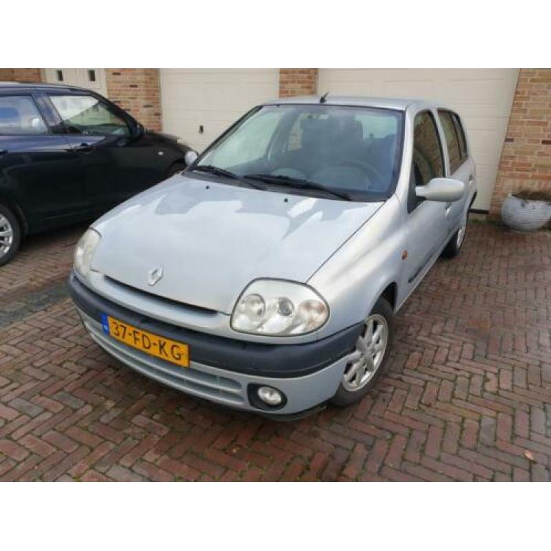 Renault Clio 1.4 RN 2000 Grijs