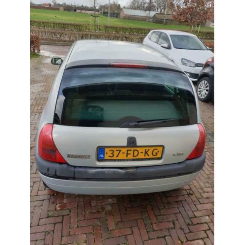 Renault Clio 1.4 RN 2000 Grijs