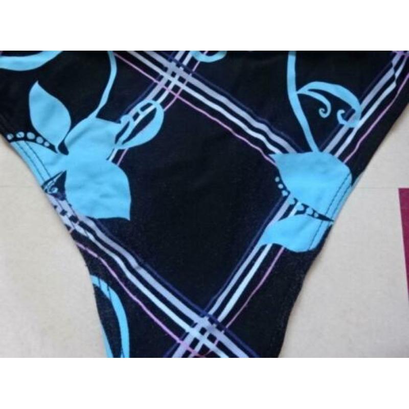 Hele mooie zwart – blauwe bikini / maat 36