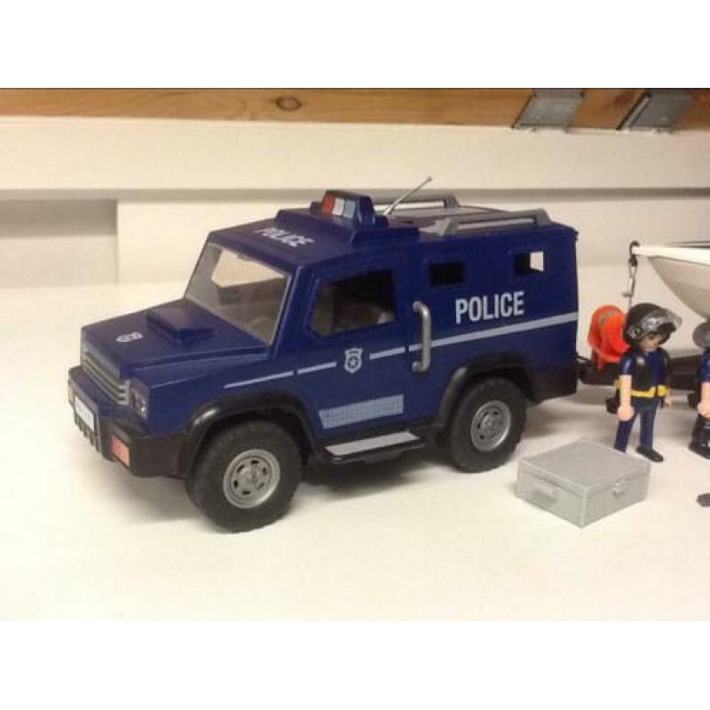 Politie jeep met aanhanger en speedboot van playmobil 5187