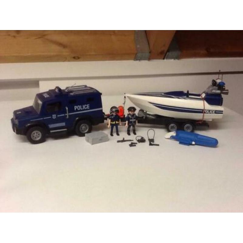 Politie jeep met aanhanger en speedboot van playmobil 5187