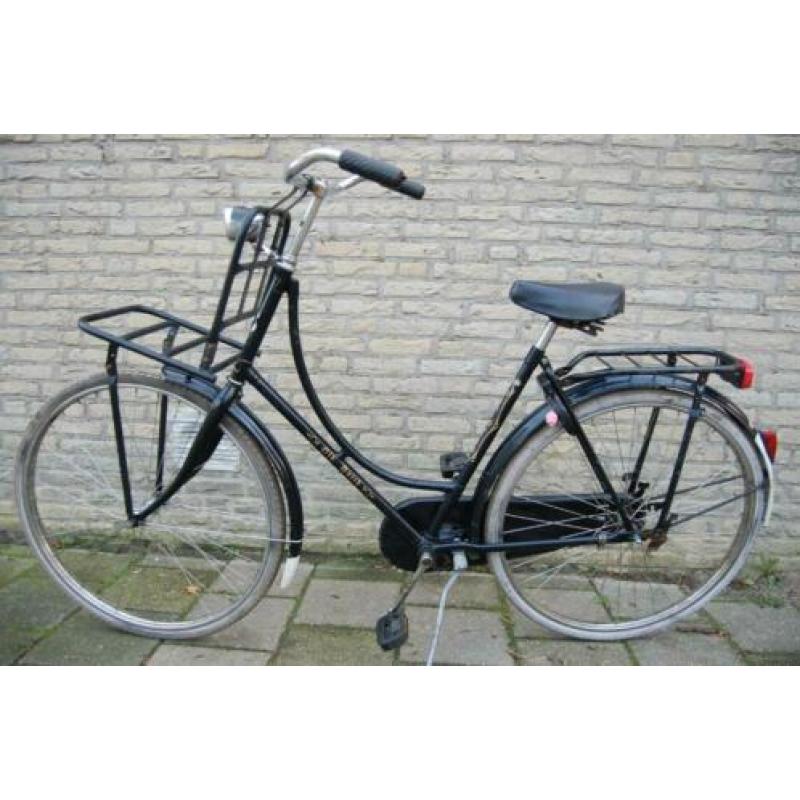 Oma Old Dutch Batavus bandenmaat 28 inch met rekje