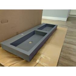 Wastafel quartz beton 140 x 45 x 9 (Nieuw)waarde: 800 euro.