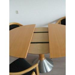 ronde/ovale tafel met 5 stoelen