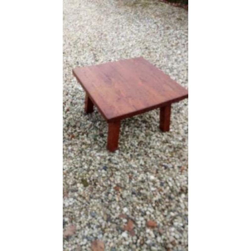 522, eiken salontafel te koop 75 x 75 cm