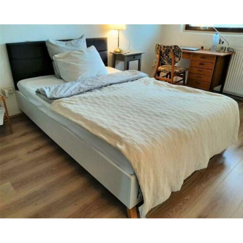 Bed in Scandinavische stijl incl. lattenbodem en matras!