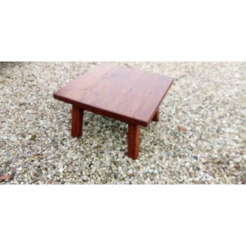 522, eiken salontafel te koop 75 x 75 cm