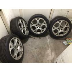 Originele Alfa Romeo GTA 17 inch LM velgen 5x98 zgan banden