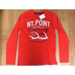 NIEUW rood shirt / longsleeve met opdruk van tekst maat 146