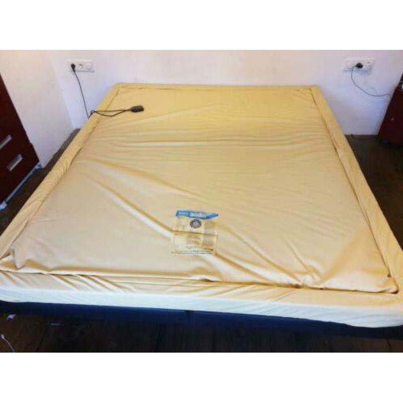 Stabiel waterbed zwarte ombouw