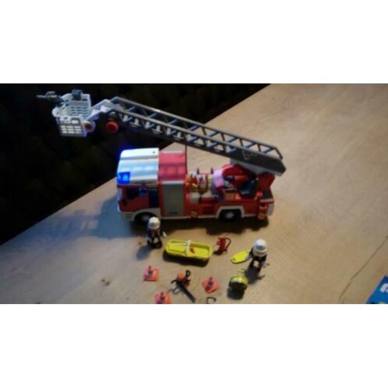 Te koop playmobil brandweer ( ladder ) wagen 4820.