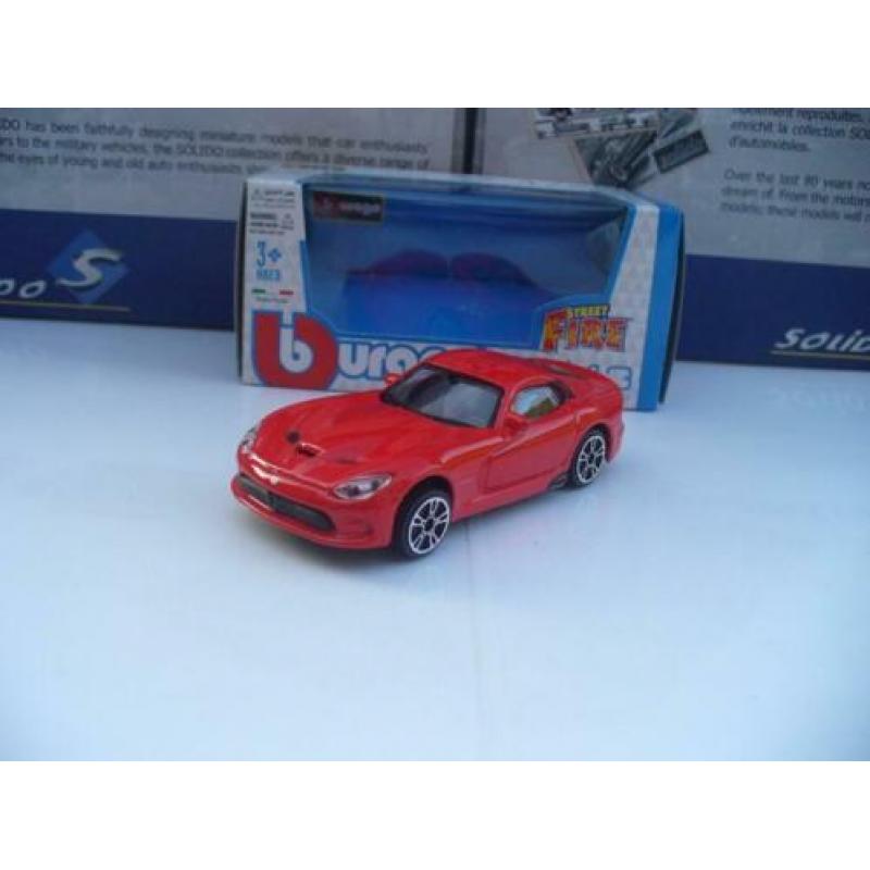 Bburago 1/43 Dodge Viper SRT GTS Rood