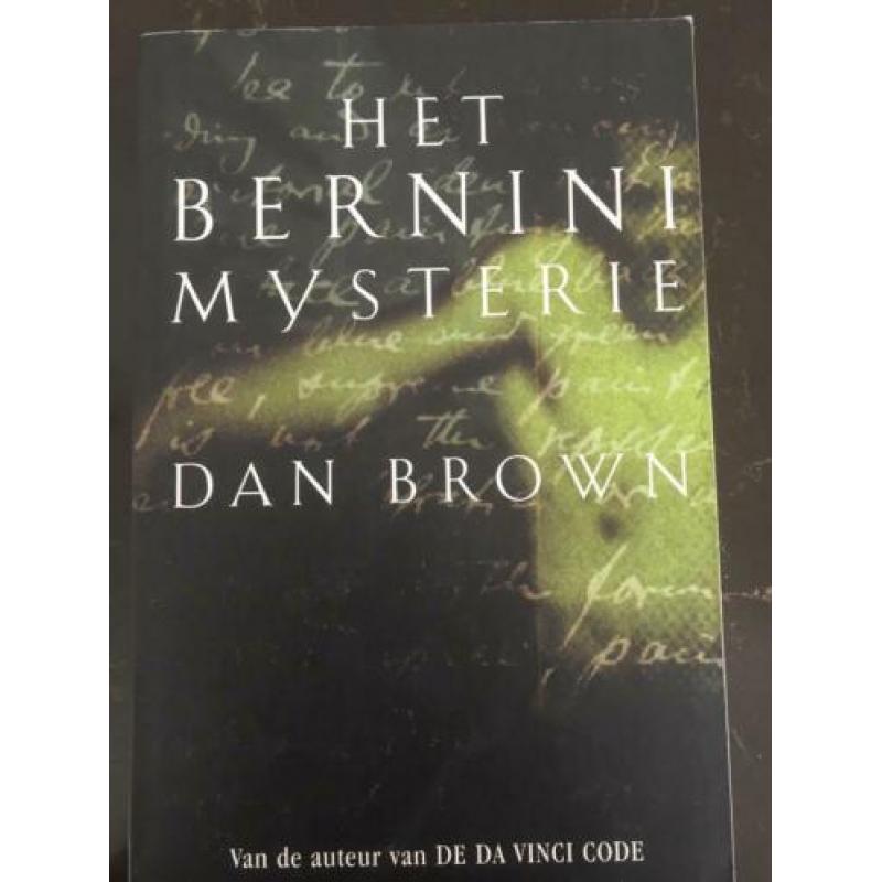 6 boeken van Dan Brown zo goed als nieuw zie foto’s