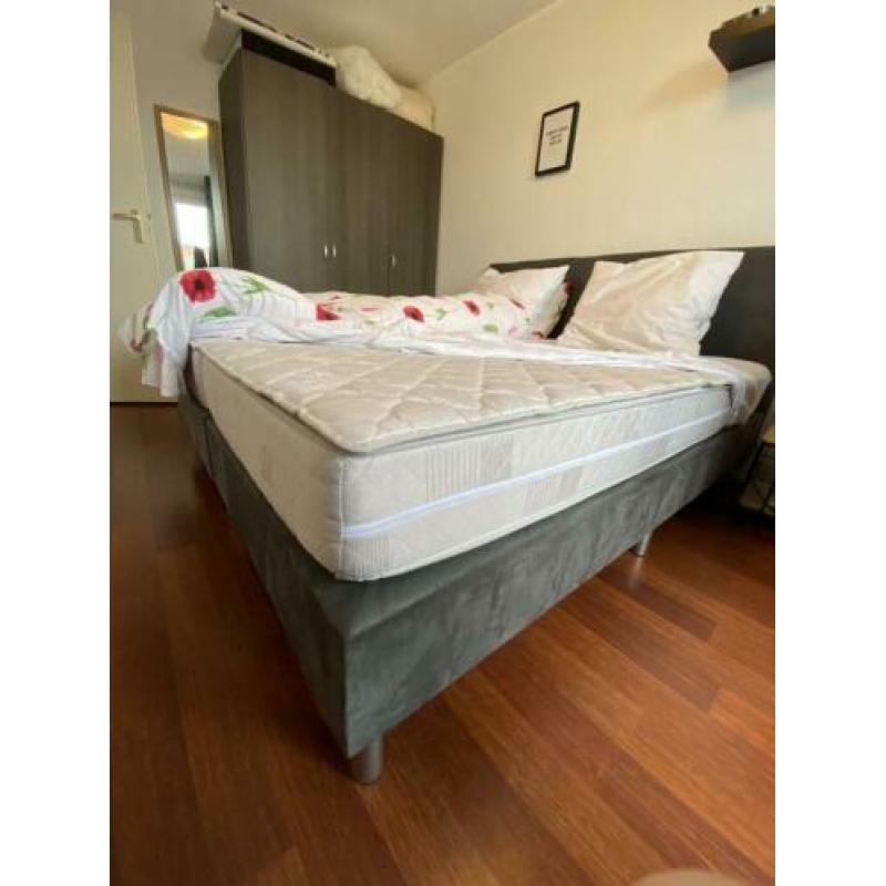 Prachtige boxspring 180x200 te koop!