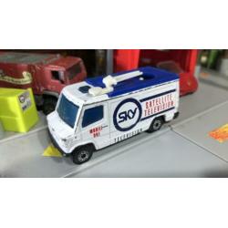 Mercedes tv news truck 1/64 matchbox VAVB