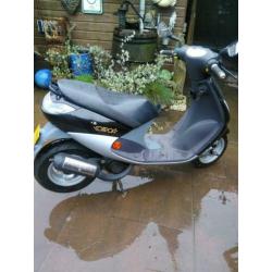 Te koop Peugeot scooter