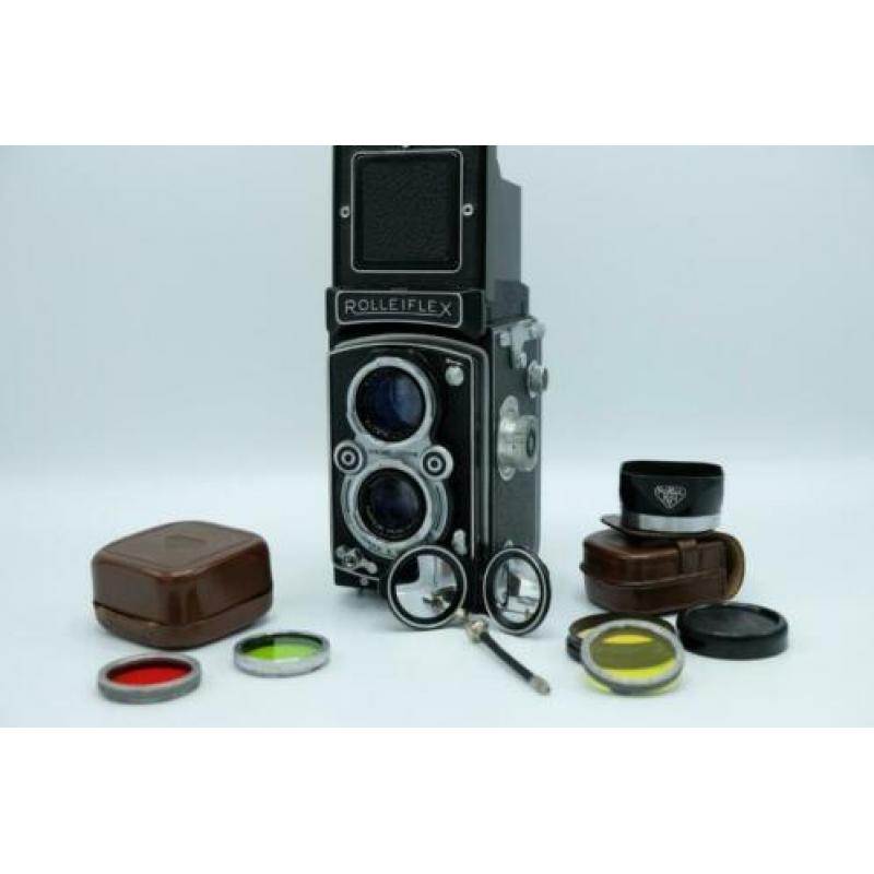 Rolleiflex 3.5 TLR camera - Tessar lens