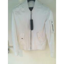 **KASTOPRUIMING** White Satin Vive L'Homme Bomber