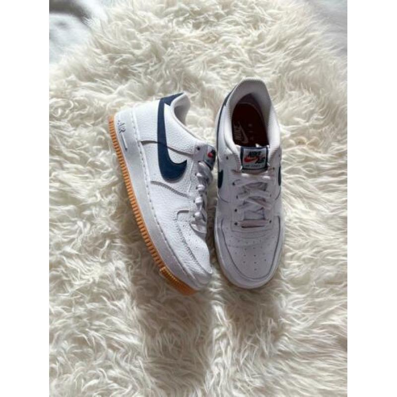 Nike Air Force 1 White/Obsidian maat 39 sneaker