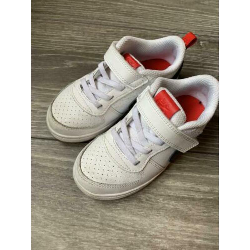 Nike sneakers maat 26