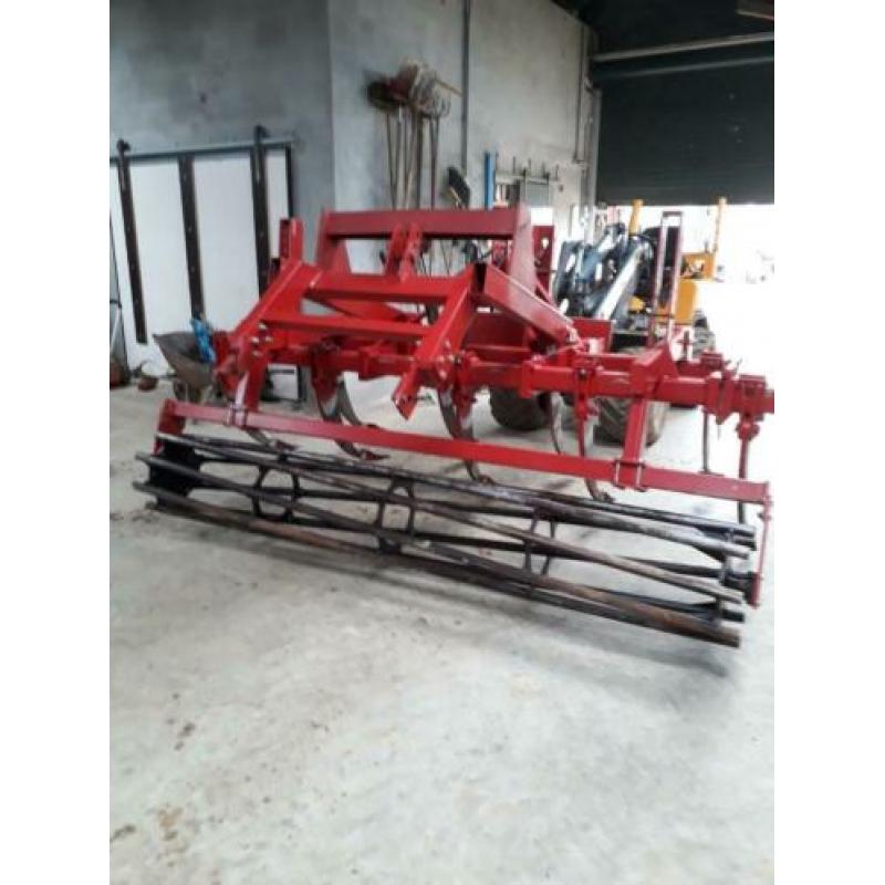 Vaste tand cultivator