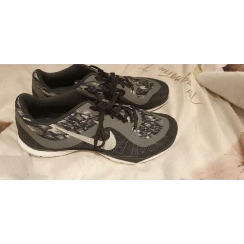 Nike schoenen dames maat 40.5