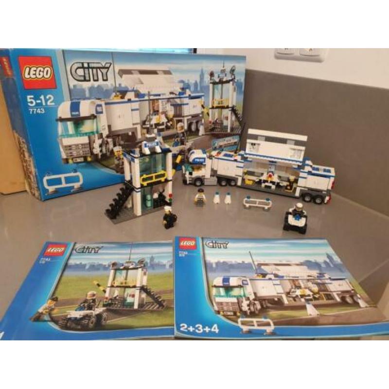 Lego City Police command center - 7743