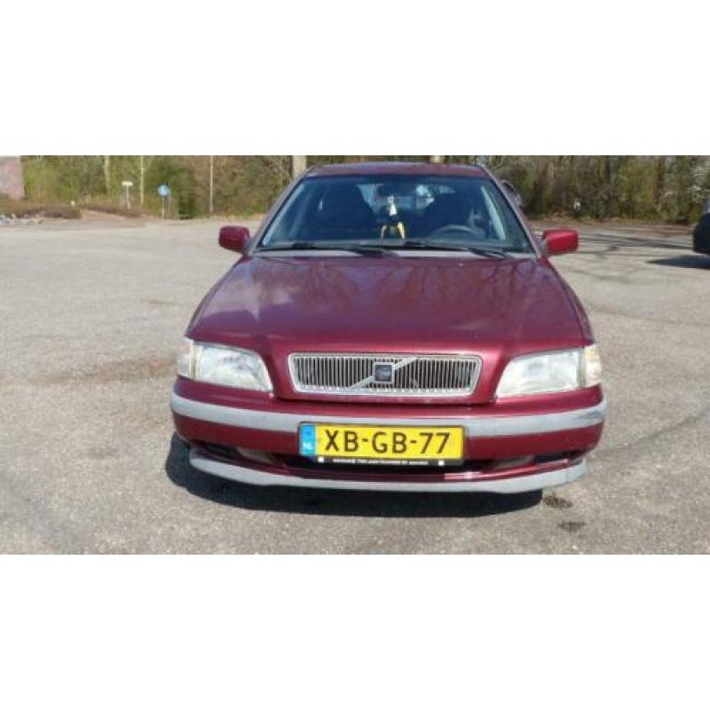 Volvo V40 1.8 1998 Rood