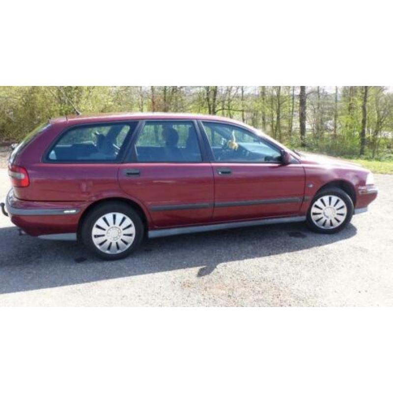 Volvo V40 1.8 1998 Rood