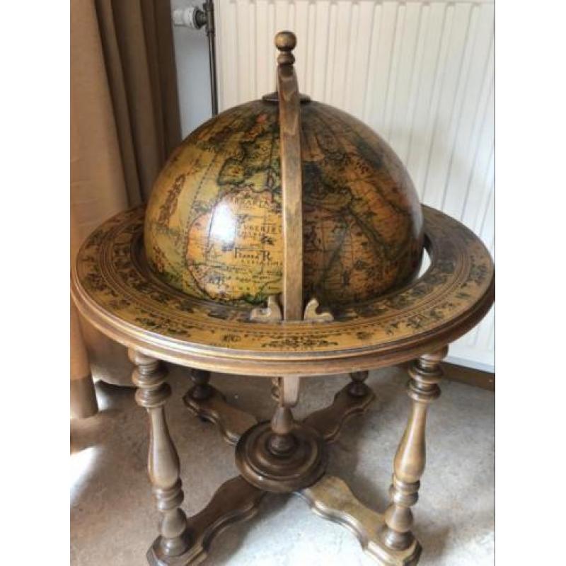 Antieke bar globe drank wereldbol barglobe globebar minibar