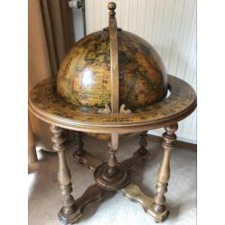 Antieke bar globe drank wereldbol barglobe globebar minibar