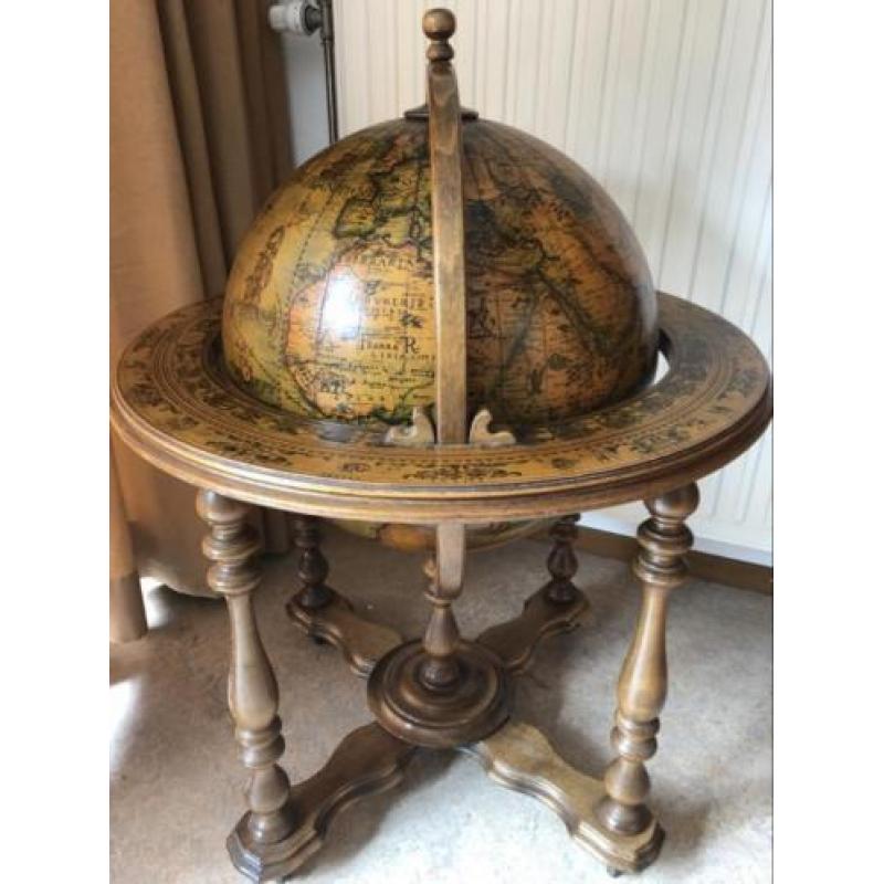 Antieke bar globe drank wereldbol barglobe globebar minibar