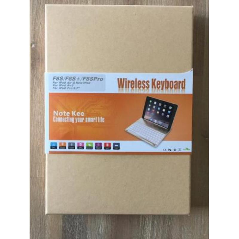 Ongebruikte zilverkleurige wireless keyboard voor IPad Air