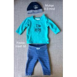 Stoere babykleertjes maat 50-56