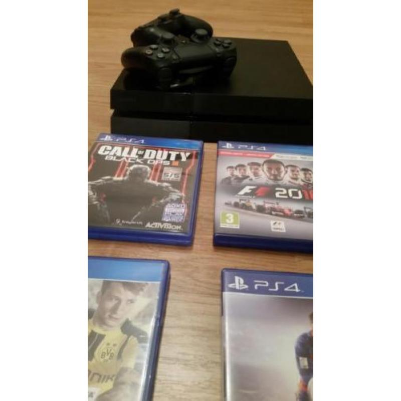 PS4 met 2 Controllers + 4 Games & Fortnite