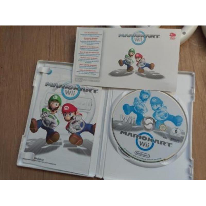 Mario kart wii inclusief 2 originele stuurtjes en boekjes