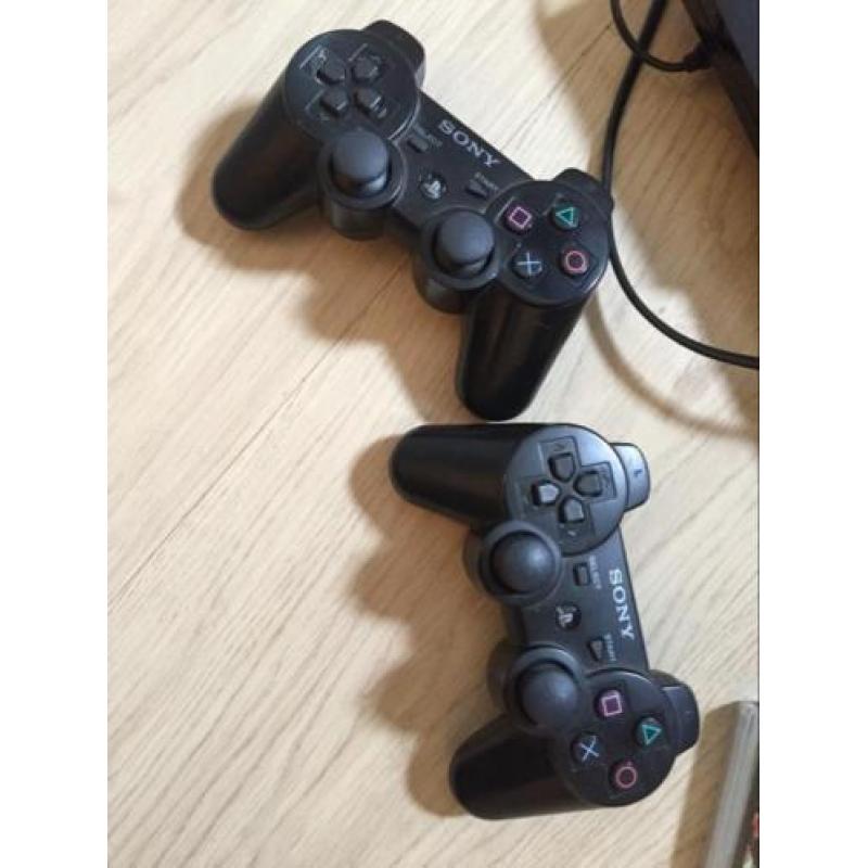 Ps3 met 2 controllers en spel gta5